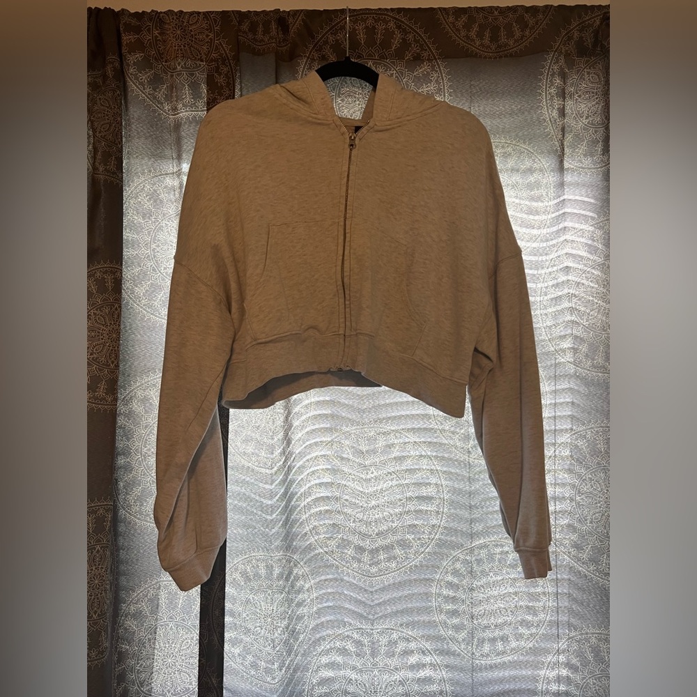 Cropped light gray zip up